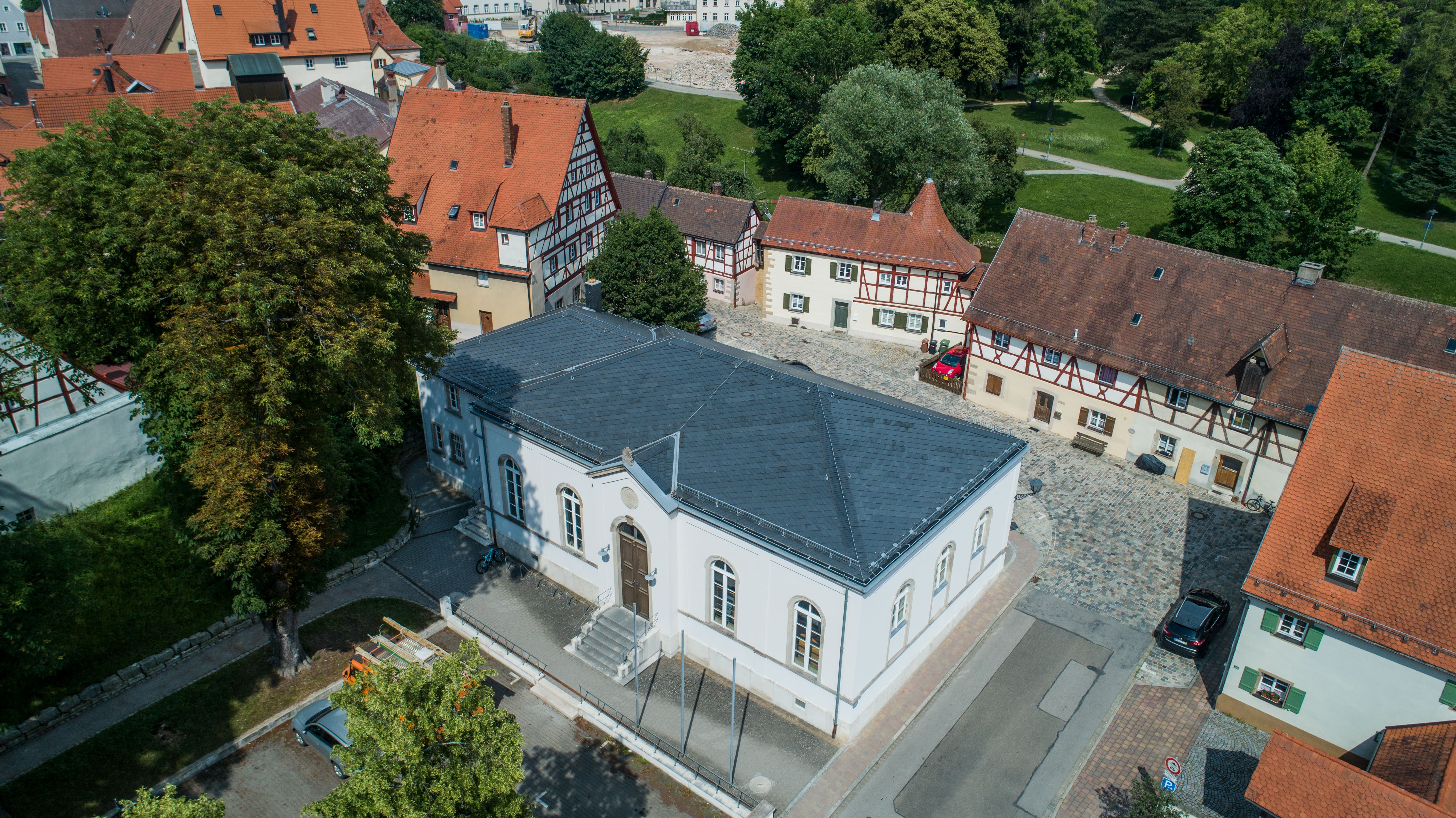 Turnhalle-vorne-min